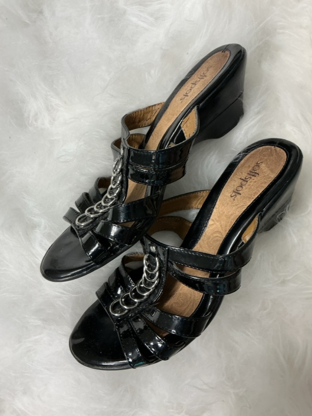 Softspots Black Patent Slide 2” heel Sandals 7.5 - Picture 5 of 7